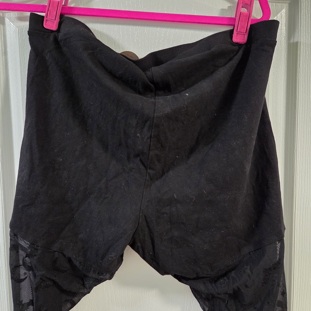 Torrid Full Length Comfort Waist Flocked Legging- Bats & Moons- Size 2x - Picture 5 of 7